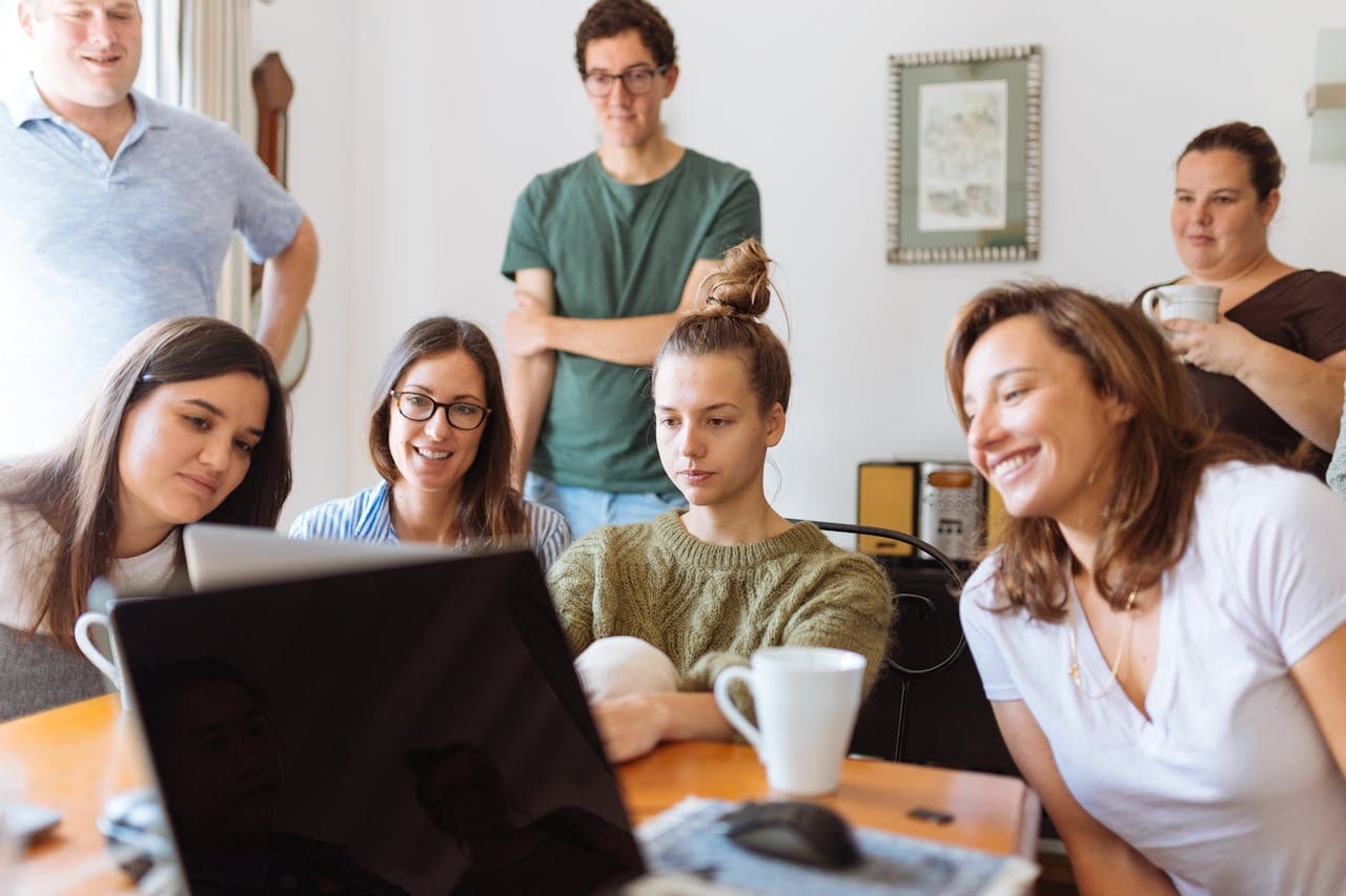 Hot Desking vs. Hoteling: Which Workspace Model is Right