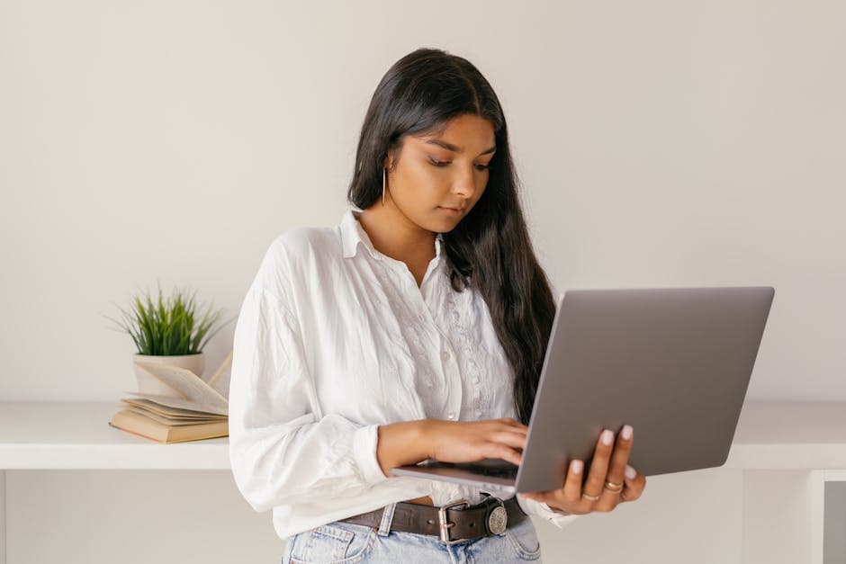 Finding the Best Office Hoteling Software for Your Hybrid