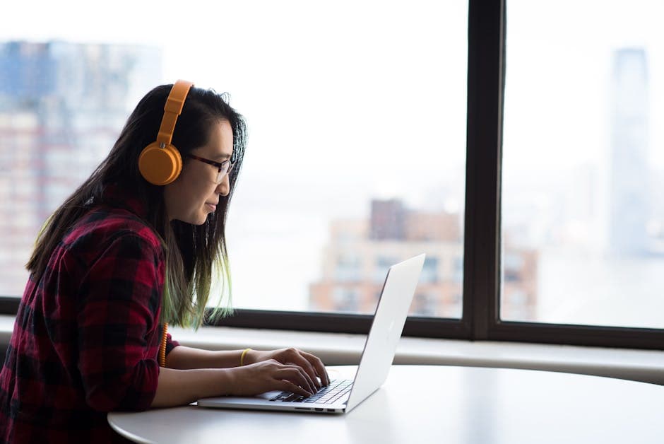 Office Hoteling: Revolutionizing the Hybrid Workplace